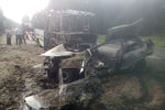 Автобус с пассажирами и легковушка загорелись после столкновения