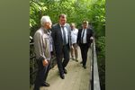 Пешеходный мостик около Смирновского пруда отремонтирован благодаря финансовой помощи ЗАО «Физоптика»