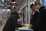В Арзамасе идет сбор подписей за кандидата на выборы президента РФ Владимира Путина (видео)