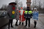 В Арзамасе Полицейский Дед Мороз вручил участникам дорожного движения подарки