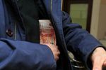 Арзамасские полицейские раскрыли кражу денег у двух братьев