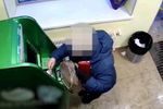 53-летний мужчина потратил на собственные нужды 24 тысячи рублей, которые банкомат после сбоя выдал не тому клиенту
